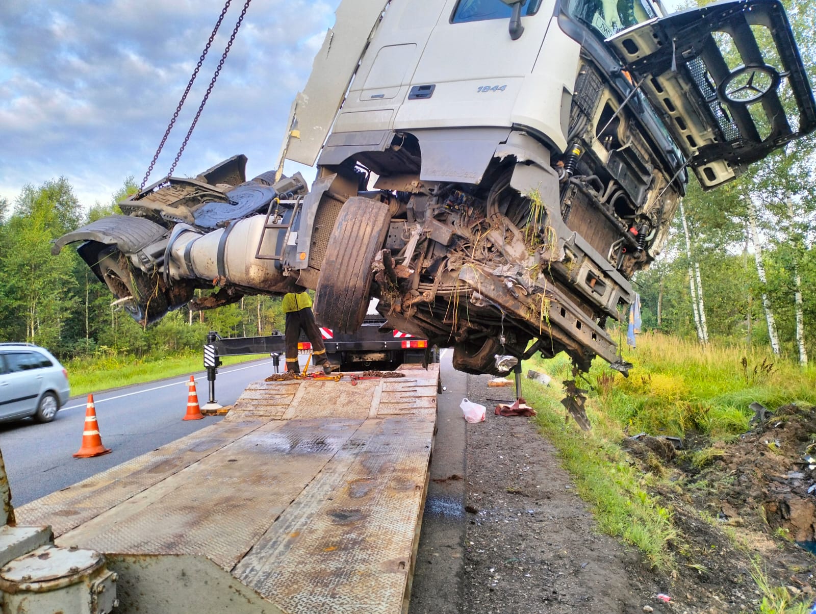 Застрял в степи на М6? Эвакуация грузовиков в любой точке трассы «Каспий» 24/7
